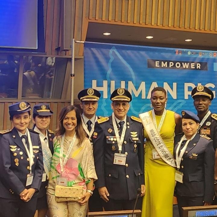 Cumbre Mundial para la Paz 2024: Participantes unidos por la paz y la esperanza.